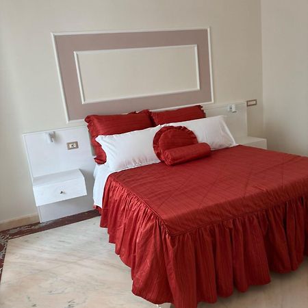 Bernini House Naples Hotel Bagian luar foto