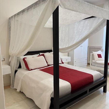 Bernini House Naples Hotel Bagian luar foto