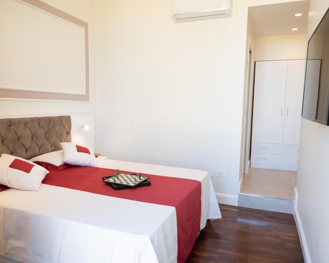 Bernini House Naples Hotel Bagian luar foto