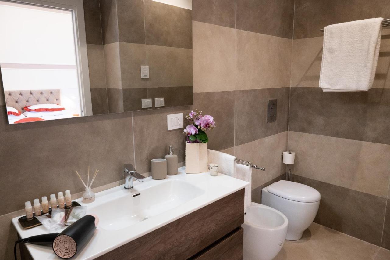 Bernini House Naples Hotel Bagian luar foto