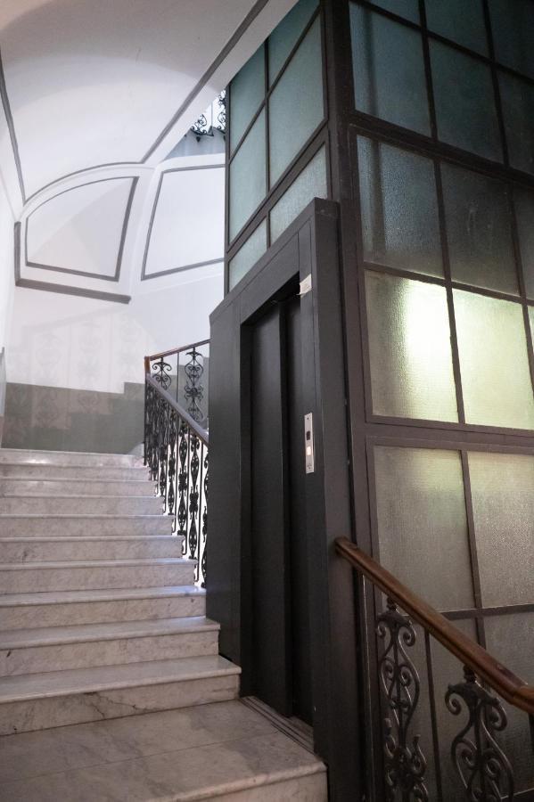Bernini House Naples Hotel Bagian luar foto