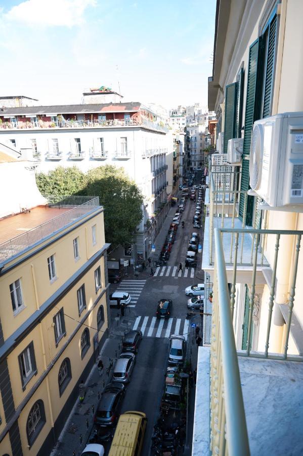 Bernini House Naples Hotel Bagian luar foto