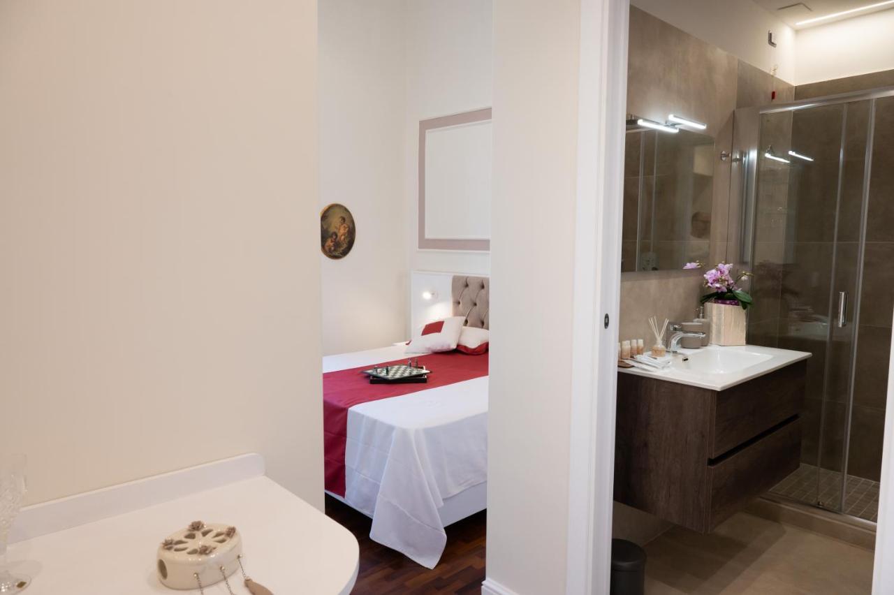 Bernini House Naples Hotel Bagian luar foto