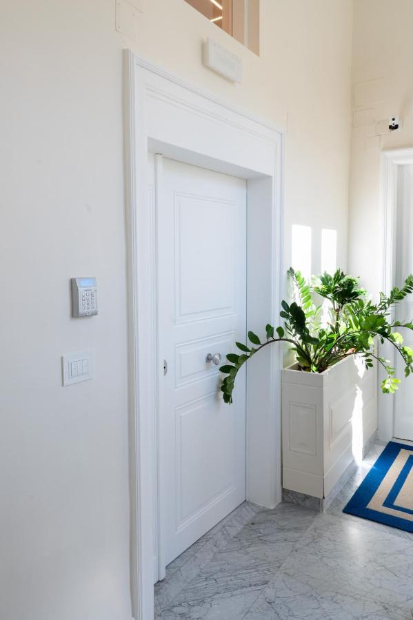 Bernini House Naples Hotel Bagian luar foto