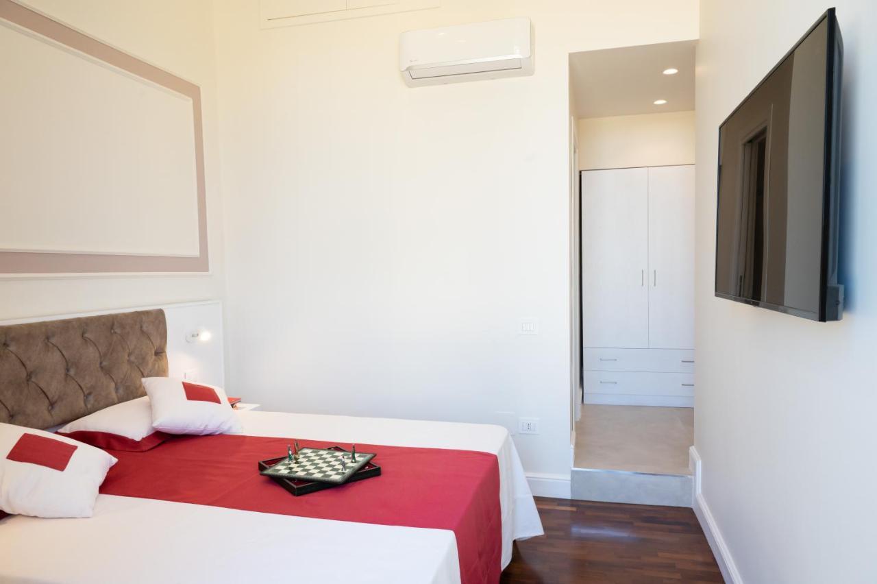 Bernini House Naples Hotel Bagian luar foto