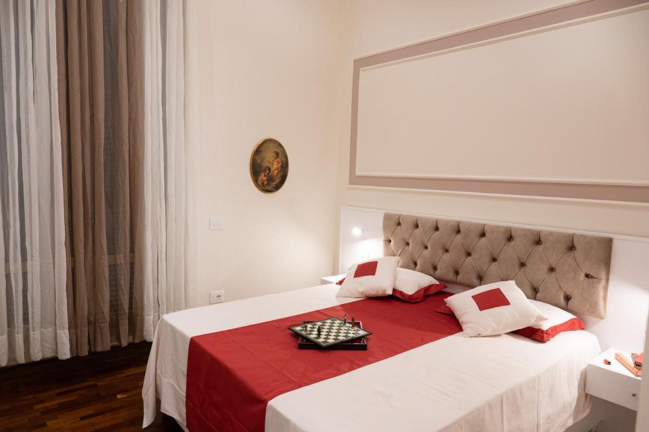 Bernini House Naples Hotel Bagian luar foto