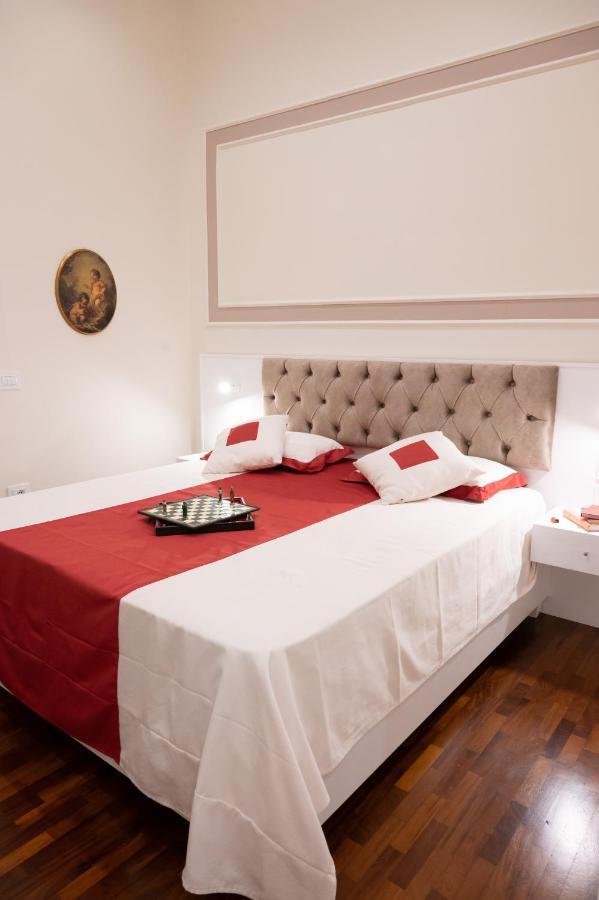 Bernini House Naples Hotel Bagian luar foto