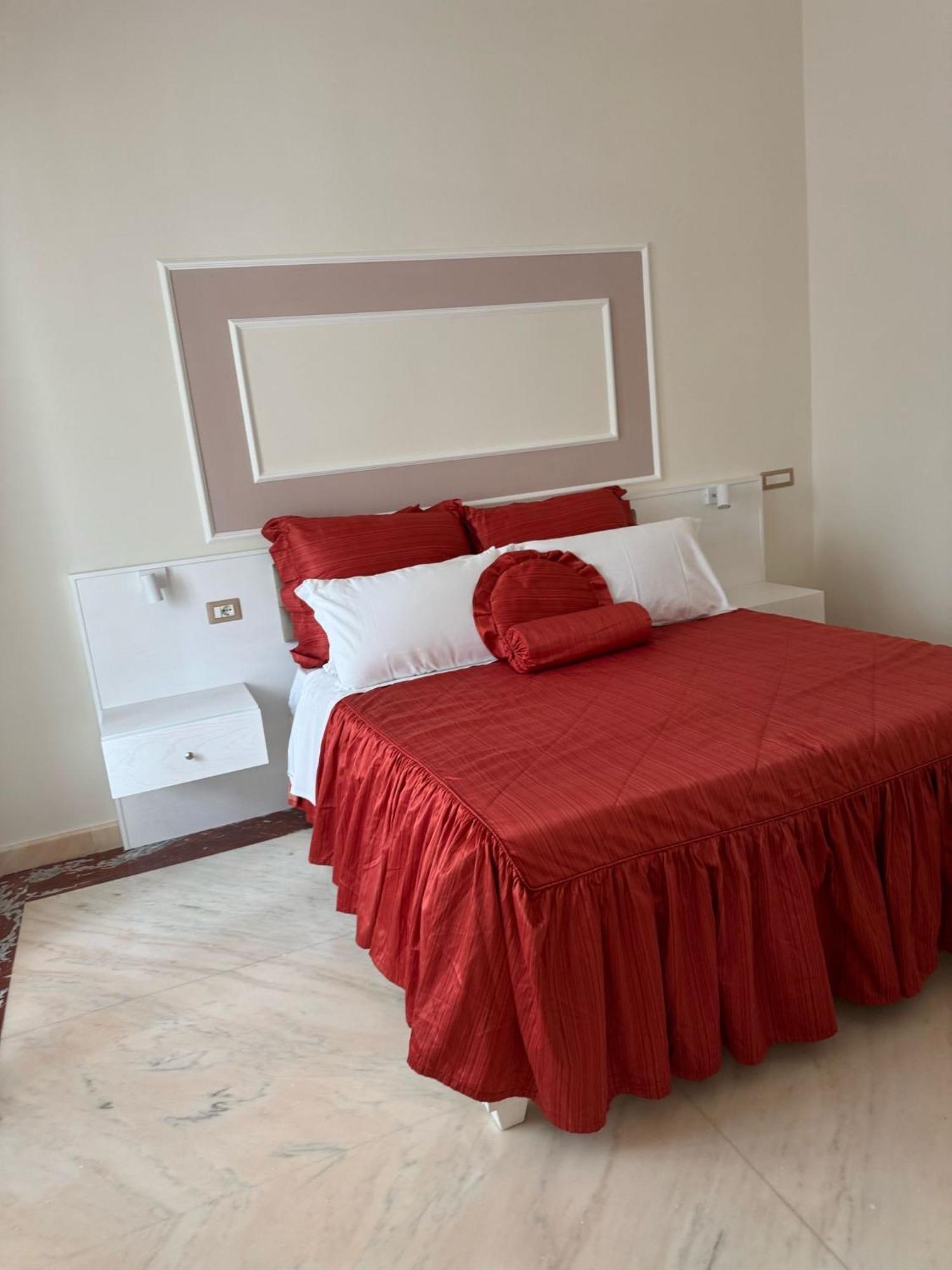Bernini House Naples Hotel Bagian luar foto
